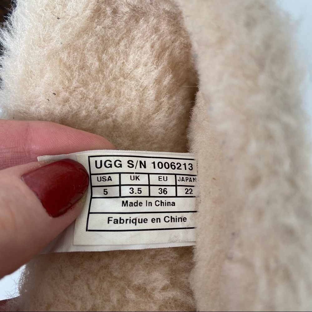 UGG Heart Knotty Leopard Print Boots. Size 5. EUC - Picture 6 of 7